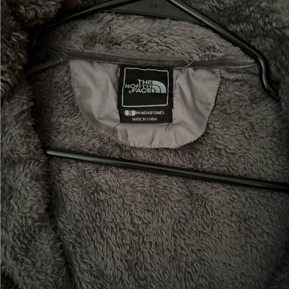 The North Face Charcoal Fleece Jacket - Picture 2 of 3